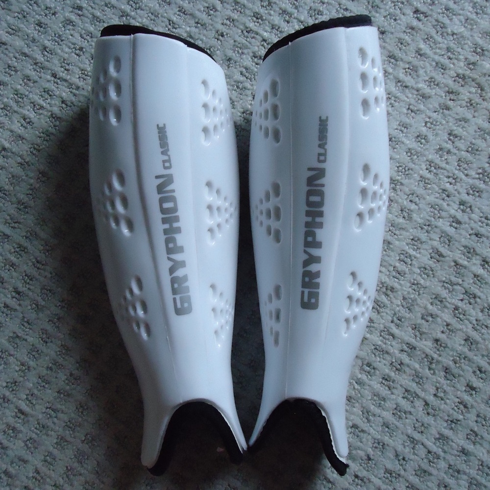 Gryphon Field Hockey Shin Guards. Medium